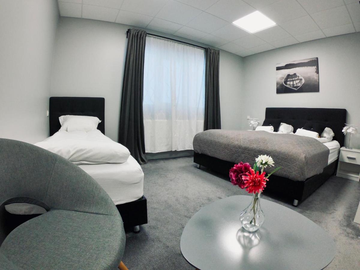 Hotel Tjarna Njarthvik Exteriér fotografie